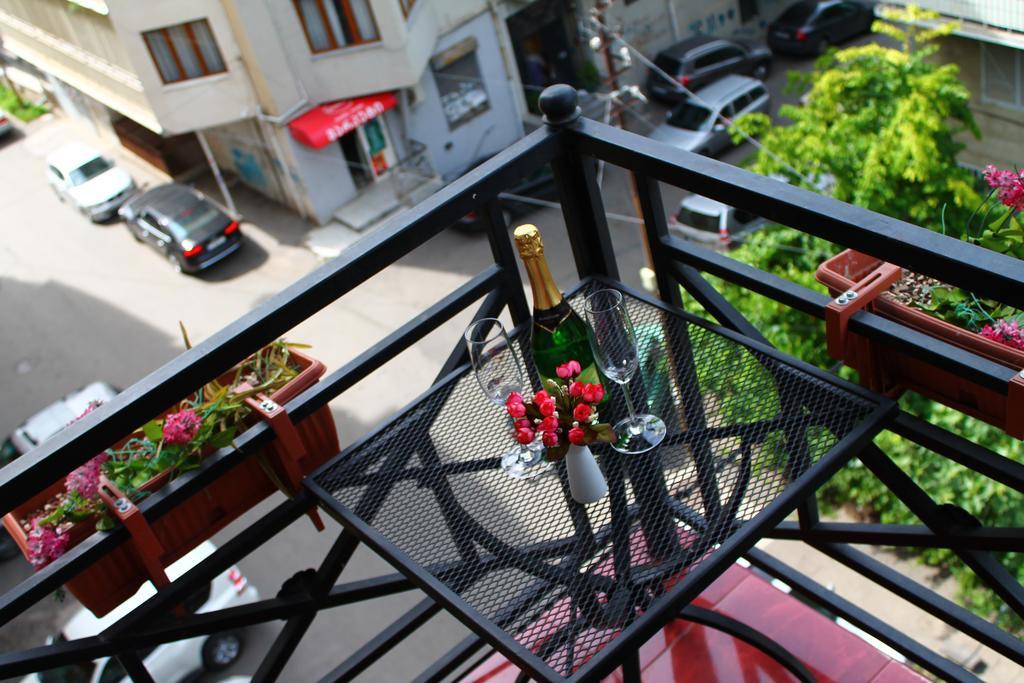 Apartment Vake Tbilisi Bagian luar foto
